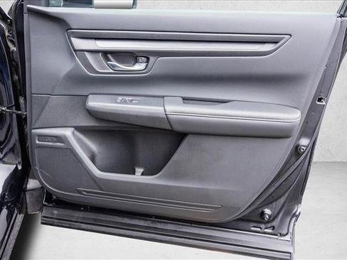 Used 2025 Honda CR-V LX image 29