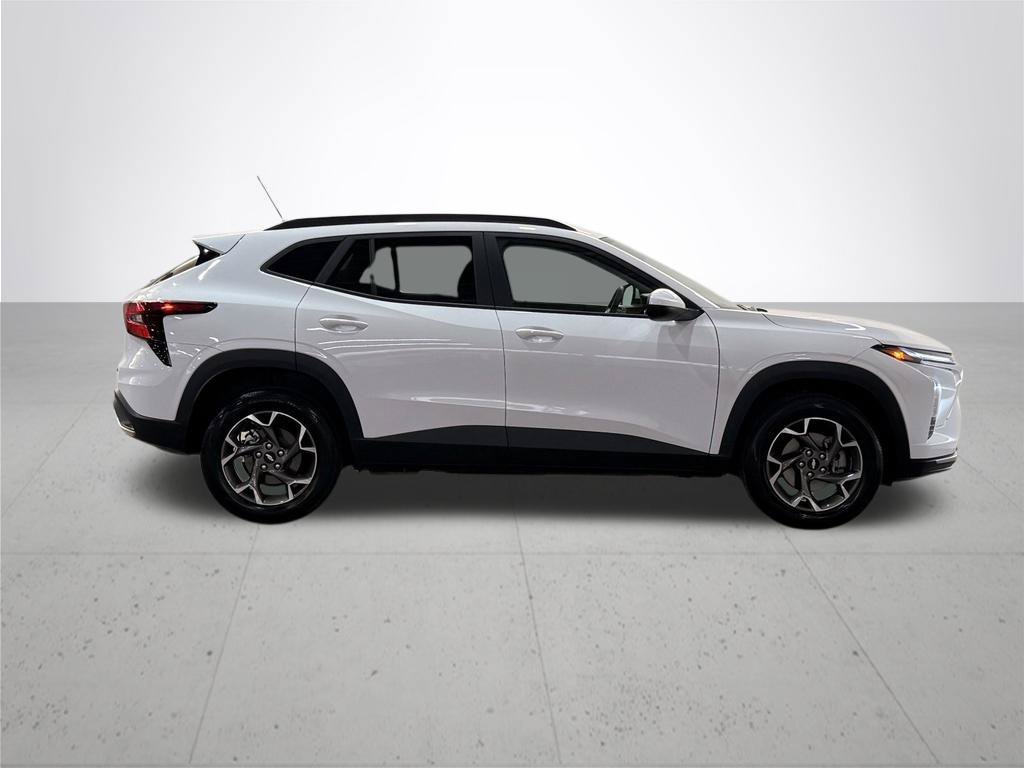 Certified 2026 Chevrolet Trax LT w/ Driver Confidence Package FWD image 8
