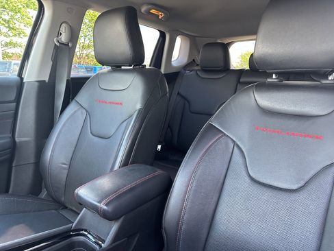 Used 2022 Jeep Compass Trailhawk w/ Trailhawk Elite Group image 5