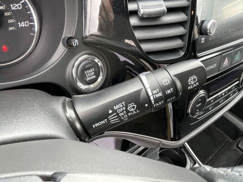 Used 2018 Mitsubishi Outlander SE AWD/4WD image 16