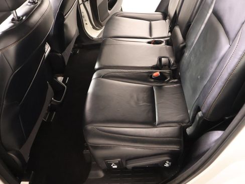 Used 2015 Toyota Highlander XLE FWD image 12