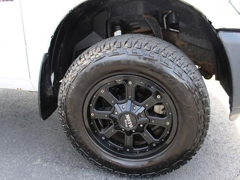 Used 2015 RAM 2500 Tradesman w/ Chrome Appearance Group AWD/4WD image 9