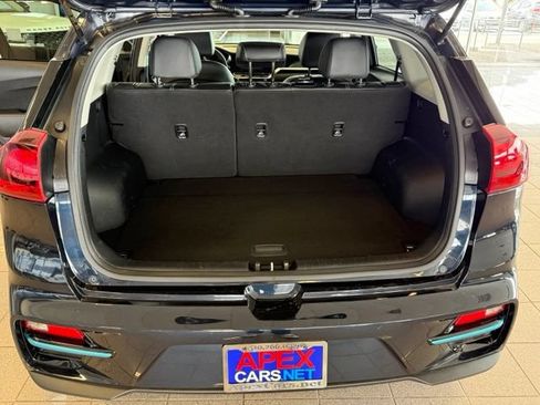 Used 2022 Kia Niro EX FWD image 22