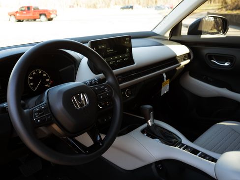 Used 2026 Honda HR-V LX image 16