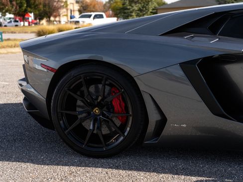 Used 2014 Lamborghini Aventador LP 700-4 image 15
