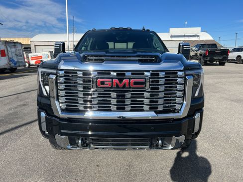 New 2026 GMC Sierra 3500 Denali w/ Denali Reserve Package image 8