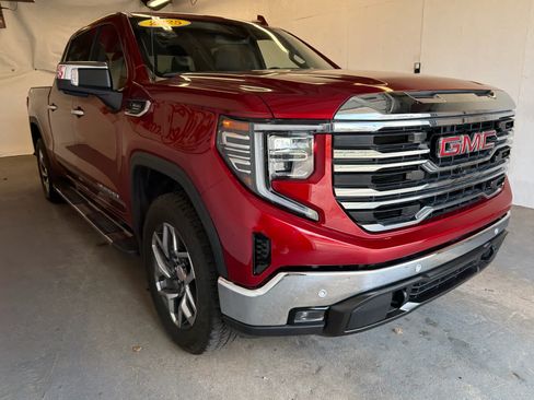 Used 2025 GMC Sierra 1500 SLT w/ SLT Premium Plus Package AWD/4WD image 4
