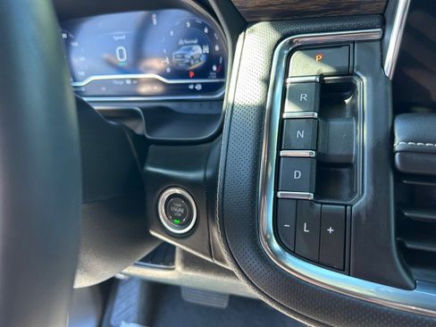 Used 2024 Chevrolet Tahoe Premier w/ Premium Package image 26