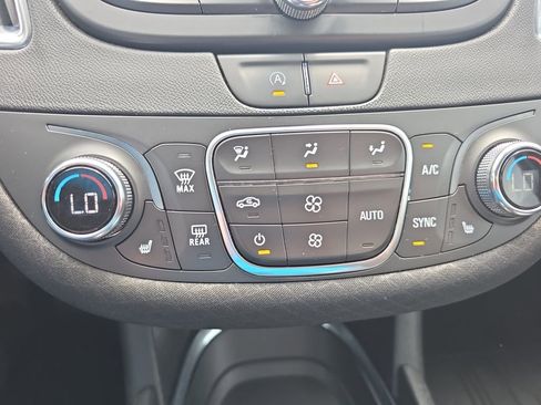 Used 2020 Chevrolet Malibu LT image 28