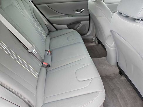 Certified 2023 Hyundai Elantra SEL w/ Convenience Package image 20