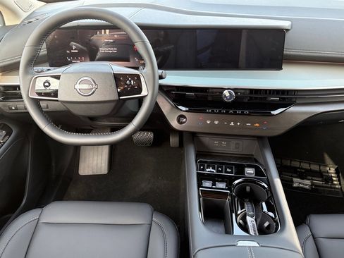 New 2025 Nissan Murano SL image 13