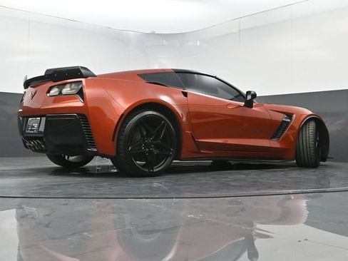 Used 2016 Chevrolet Corvette Z06 w/ 2LZ Preferred Equipment Group image 35