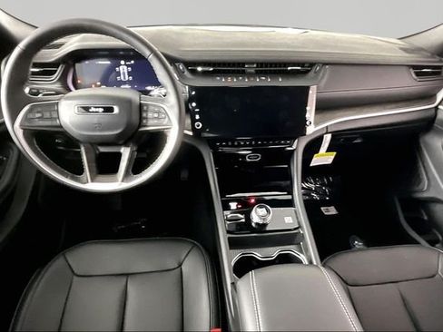 New 2026 Jeep Grand Cherokee Limited w/ Limited Altitude Package AWD/4WD image 6