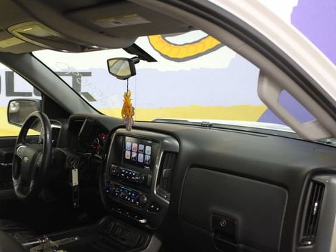 Used 2017 Chevrolet Silverado 1500 LT w/ Redline Edition AWD/4WD image 12