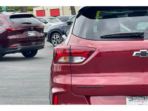 Used 2023 Chevrolet TrailBlazer RS w/ Sun and Liftgate Package FWD image 45
