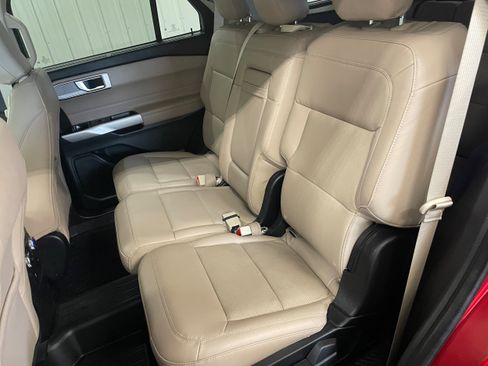 Used 2022 Ford Explorer Limited w/ Class IV Trailer Tow Package image 23