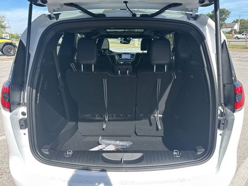 New 2026 Chrysler Pacifica Select image 42