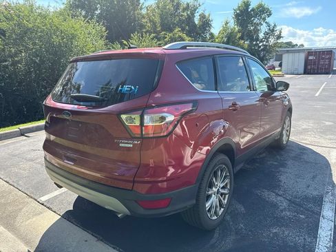 Used 2017 Ford Escape Titanium FWD image 5