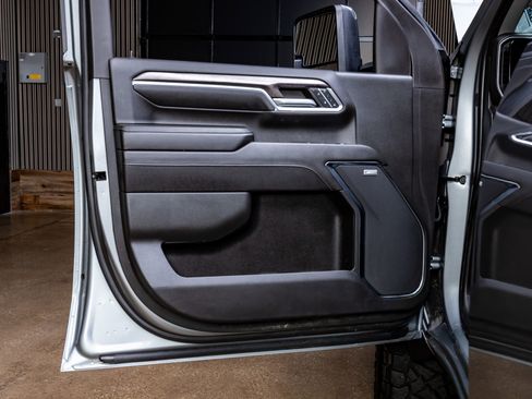 Used 2024 Chevrolet Silverado 2500 LTZ w/ LTZ Convenience Package image 35