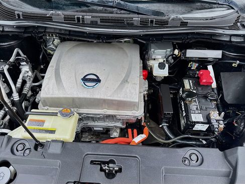 Used 2013 Nissan Leaf SL image 36