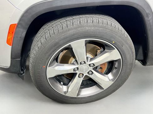 Used 2021 Jeep Grand Cherokee L Limited RWD image 13