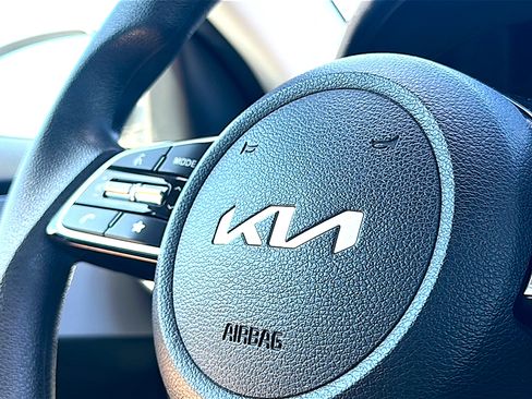 Used 2024 Kia Forte LXS FWD image 29