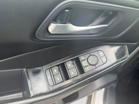 Used 2024 Nissan Rogue SV AWD/4WD image 11