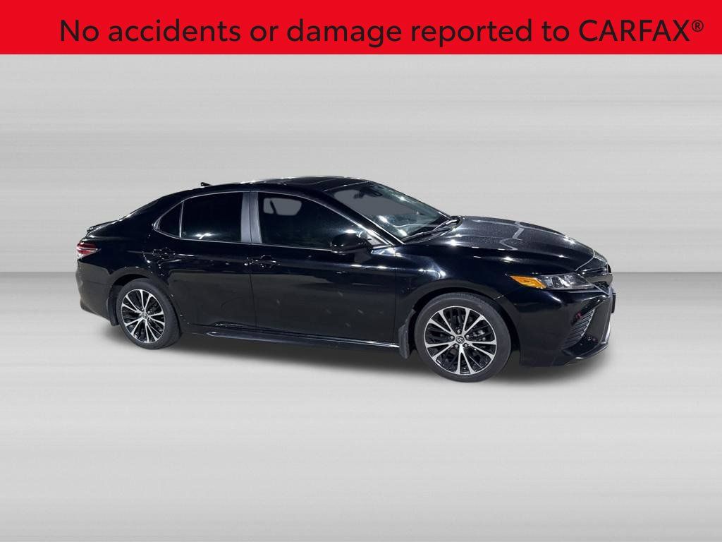 Used 2020 Toyota Camry SE FWD image 3