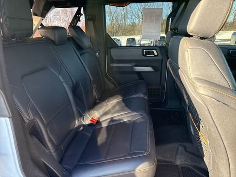 Used 2022 Ford Bronco Badlands w/ Sasquatch Package image 11