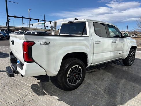 Used 2025 Toyota Tacoma TRD Sport image 5