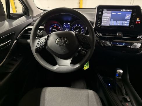 Used 2020 Toyota C-HR LE FWD image 11