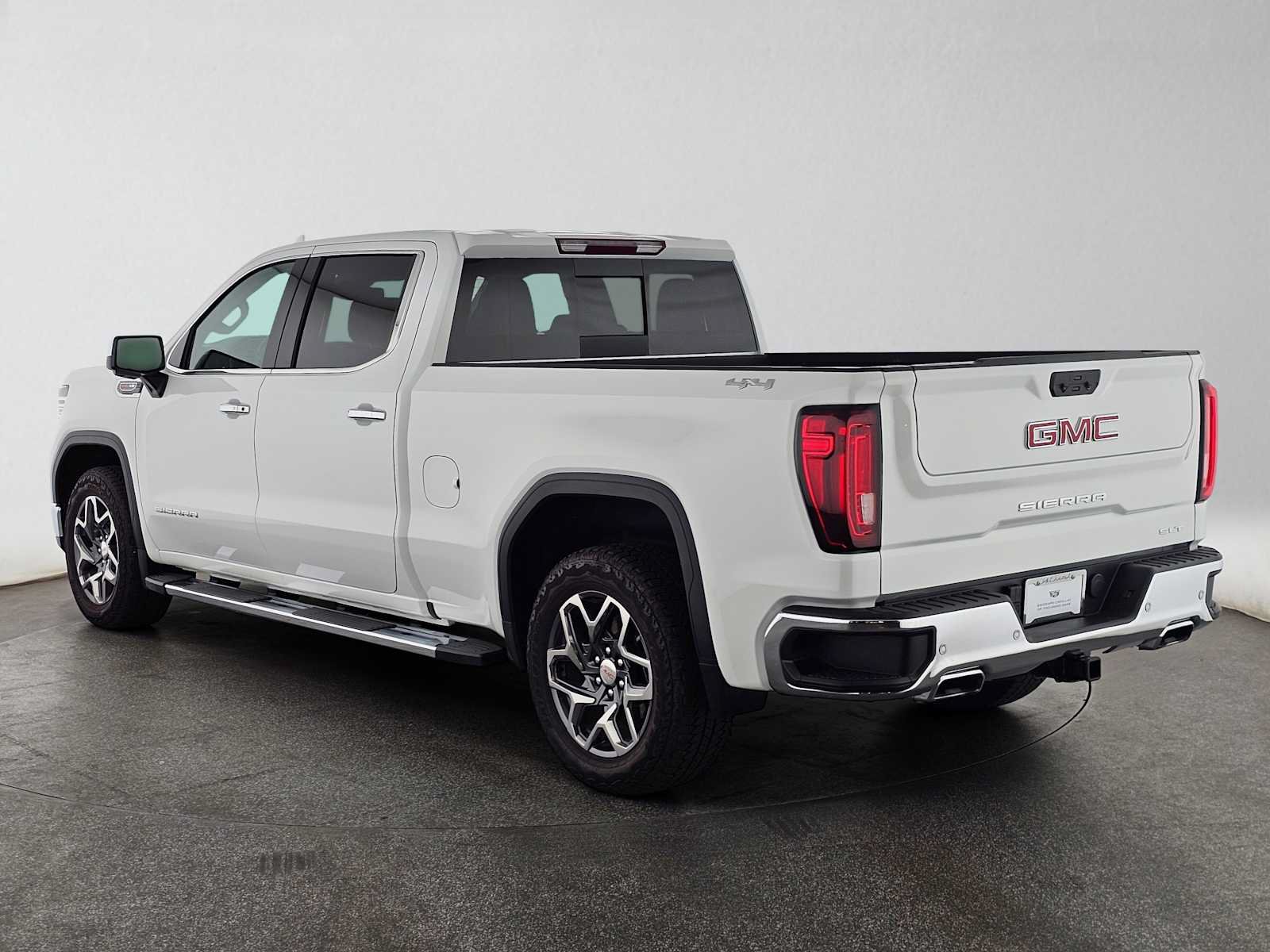 Used 2026 GMC Sierra 1500 SLT w/ SLT Premium Package AWD/4WD image 5