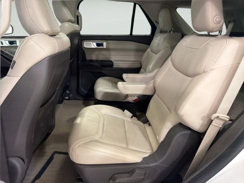 Used 2020 Ford Explorer Platinum w/ Premium Technology Package AWD/4WD image 12