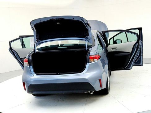 Used 2023 Toyota Corolla LE image 11