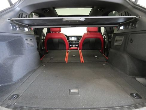 Used 2023 Alfa Romeo Stelvio Veloce AWD/4WD image 29
