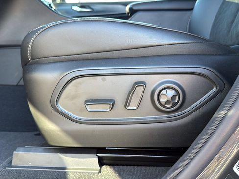 New 2025 Jeep Grand Cherokee Altitude image 22