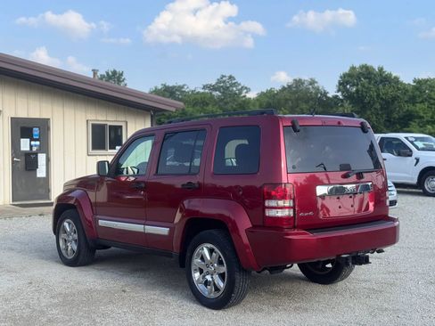 Used 2012 Jeep Liberty Sport AWD/4WD image 9