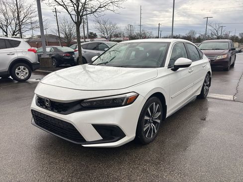 Used 2024 Honda Civic EX-L image 3