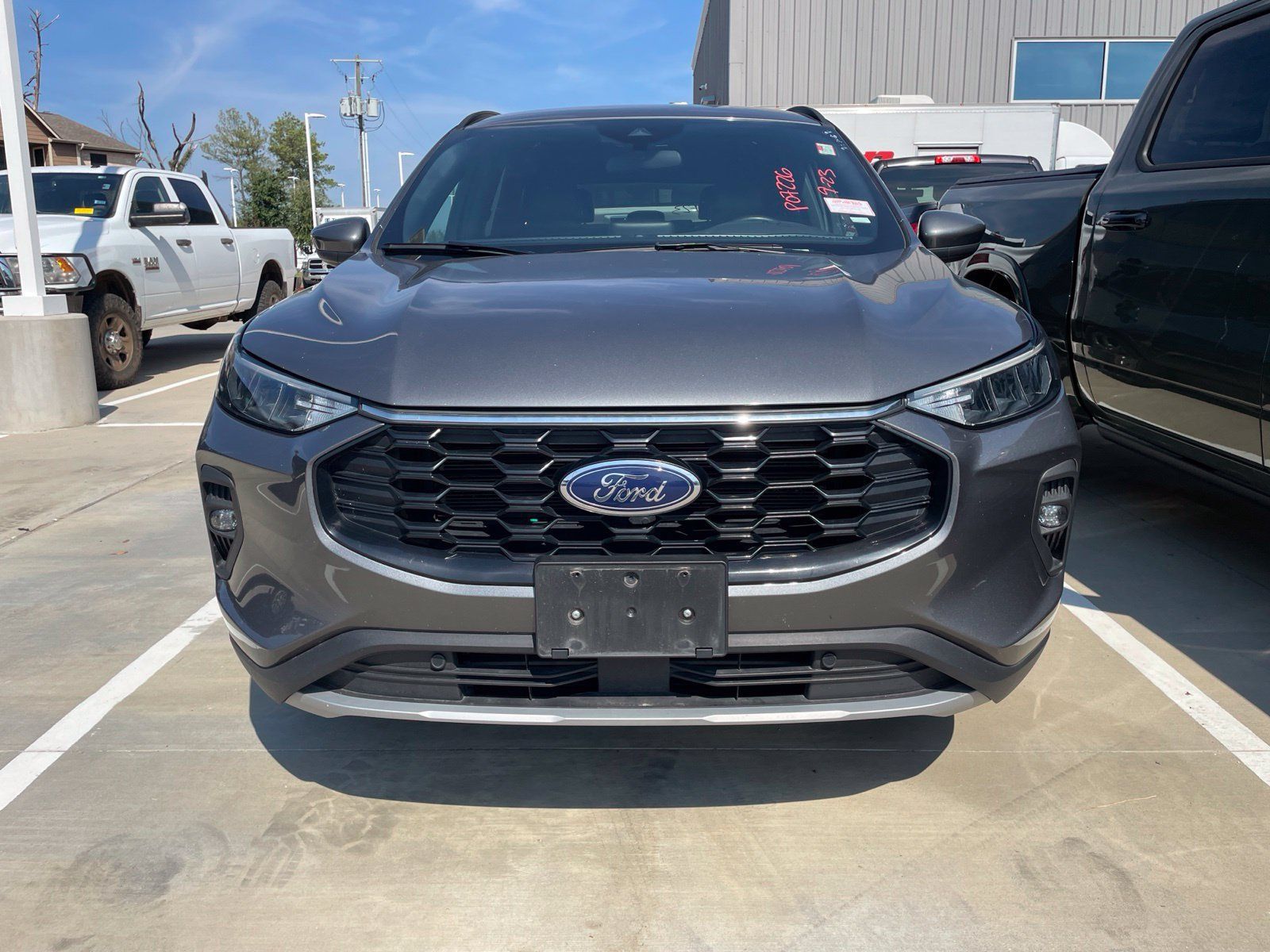 Used 2025 Ford Escape ST-Line Select AWD/4WD image 2