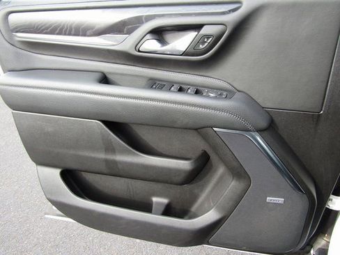 Used 2021 GMC Yukon Denali w/ Denali Premium Package image 28