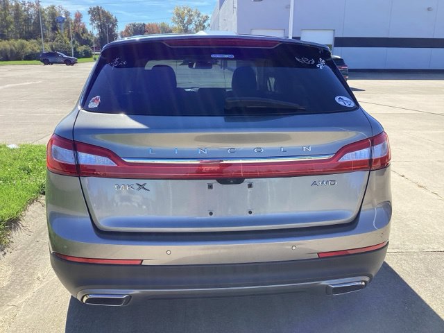 Used 2016 Lincoln MKX Reserve w/ Luxury Package AWD/4WD image 13