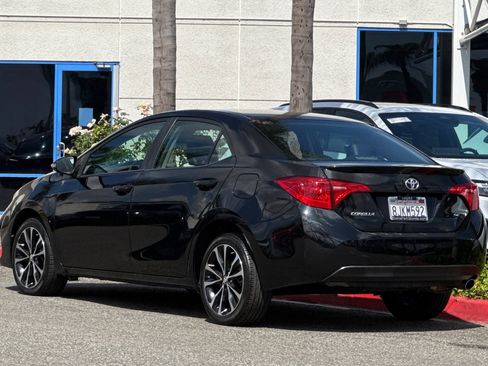 Used 2019 Toyota Corolla SE image 3