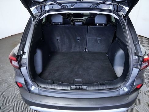 Certified 2025 Ford Escape Platinum AWD/4WD image 10