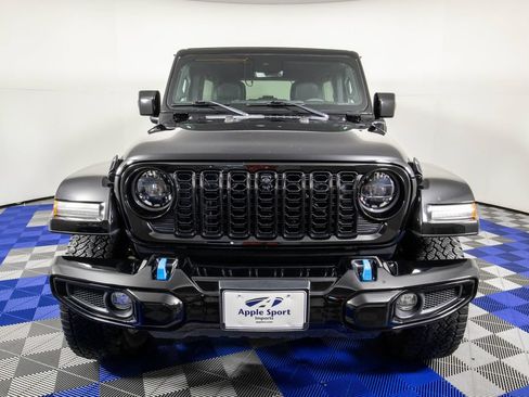 Used 2024 Jeep Wrangler High Altitude AWD/4WD image 3