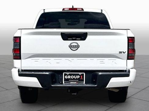 Certified 2024 Nissan Frontier SV w/ Tow Package RWD image 5
