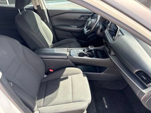Used 2024 Nissan Rogue S FWD image 30
