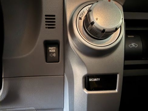 Used 2013 Toyota 4Runner SR5 image 19