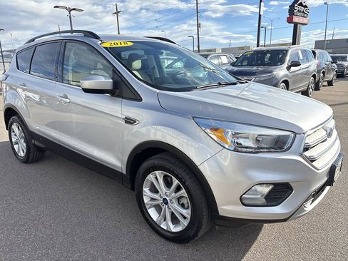 Used 2018 Ford Escape SE image 7