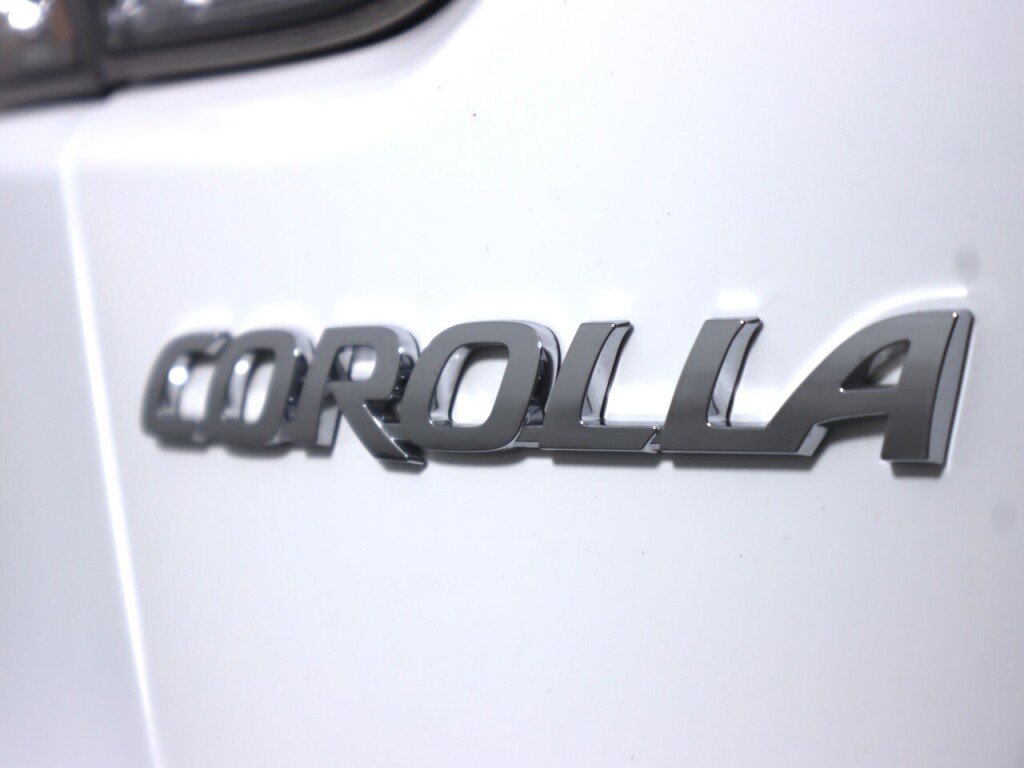 Used 2025 Toyota Corolla LE FWD image 29