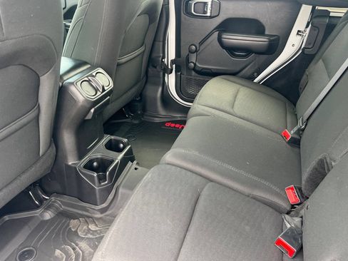 Used 2018 Jeep Wrangler Unlimited Sport AWD/4WD image 12